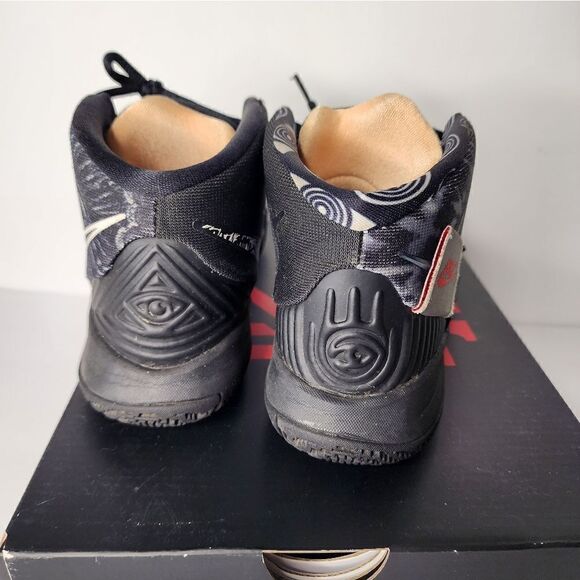 Nike Kyrie 7s What the sneakers - Picture 5 of 7